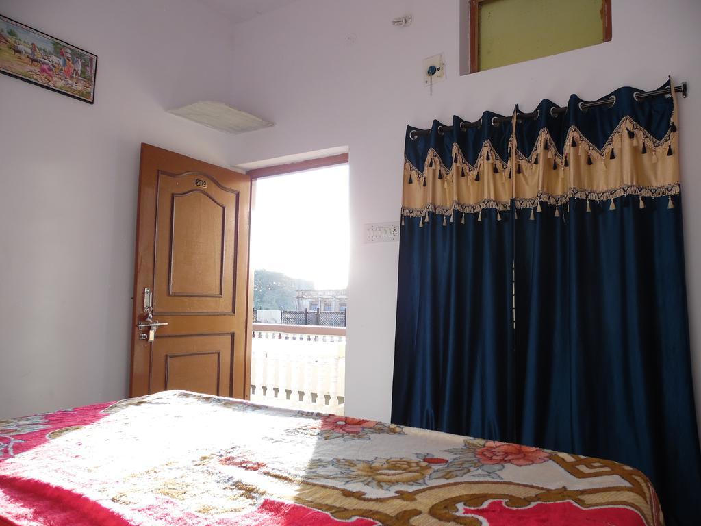 Keshav Palace Pushkar Bagian luar foto
