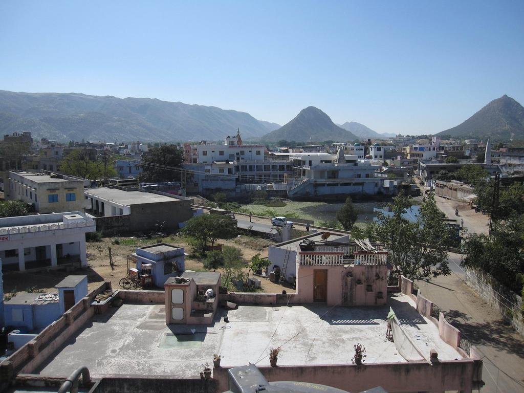 Keshav Palace Pushkar Bagian luar foto