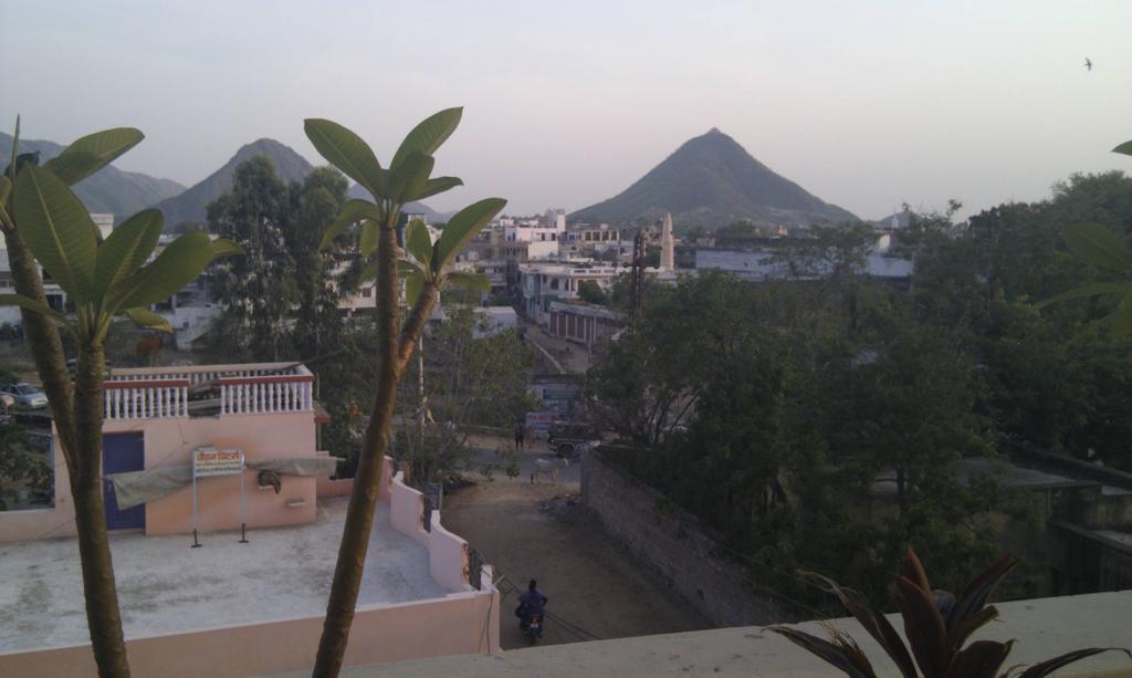 Keshav Palace Pushkar Bagian luar foto