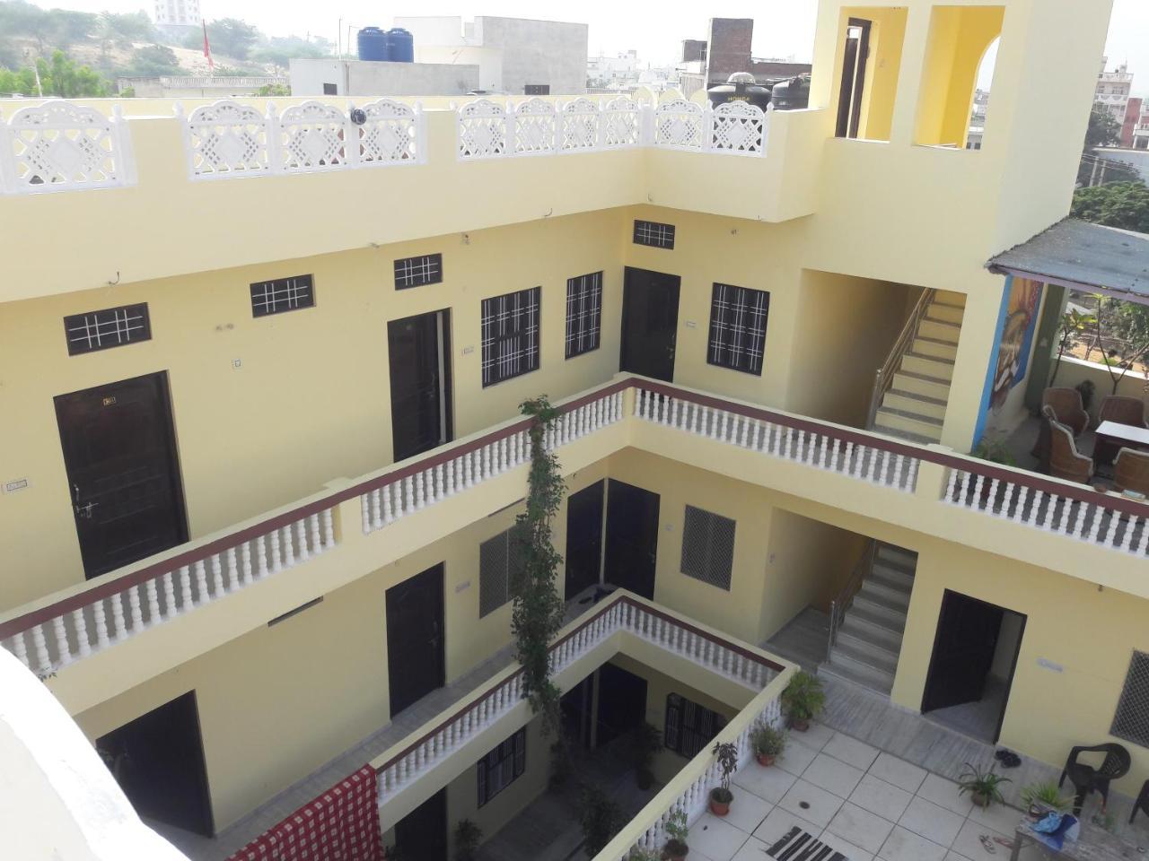 Keshav Palace Pushkar Bagian luar foto